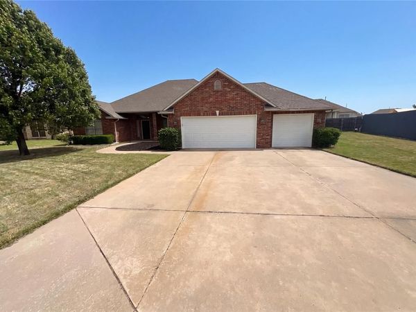 13808 S Robinson Avenue, Oklahoma City, OK 73170