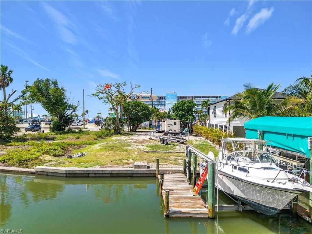 1339 Santos Rd, Fort Myers Beach, FL 33931 Photo