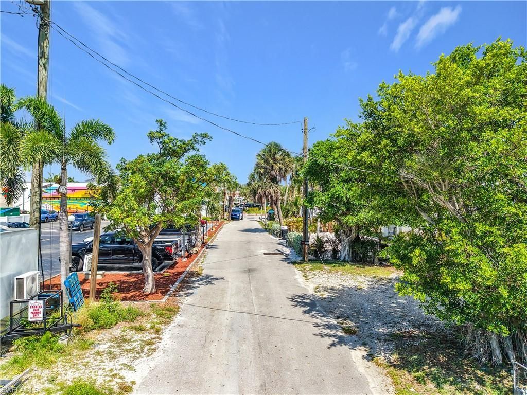1339 Santos Rd, Fort Myers Beach, FL 33931 Photo