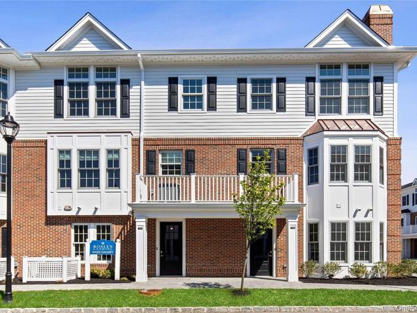 1101 Grist Mill Circle , Unit 1101, Roslyn, NY 11576