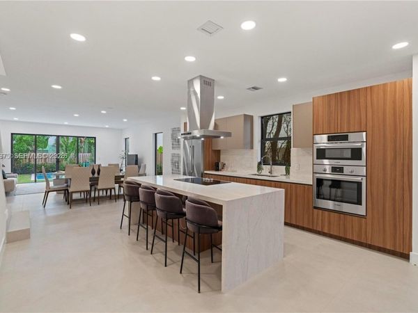 909 NE 16th Ave , Fort Lauderdale, FL 33304