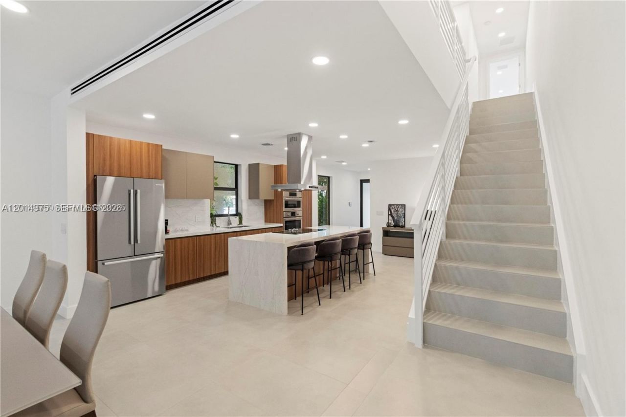 909 NE 16th Ave , Fort Lauderdale, FL 33304 Photo