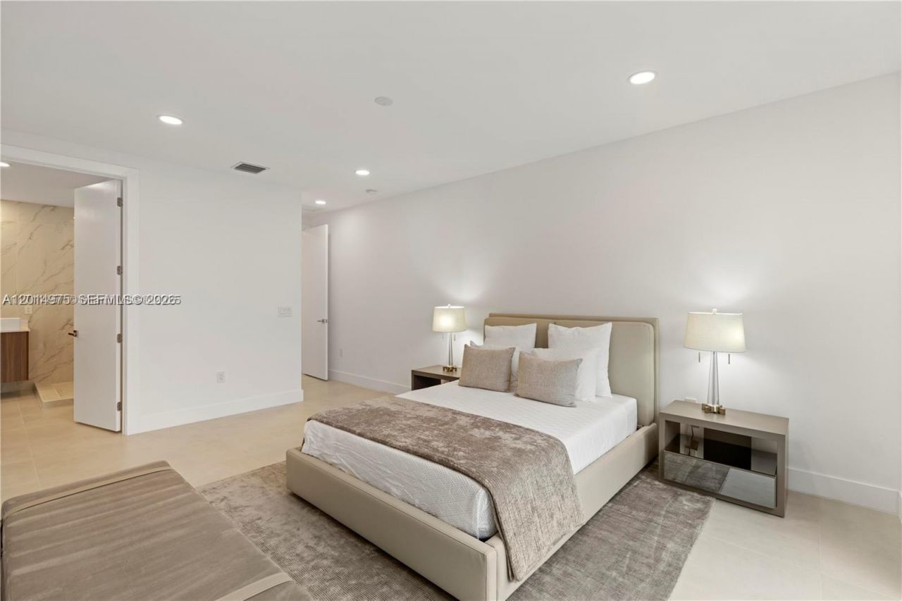 909 NE 16th Ave , Fort Lauderdale, FL 33304 Photo