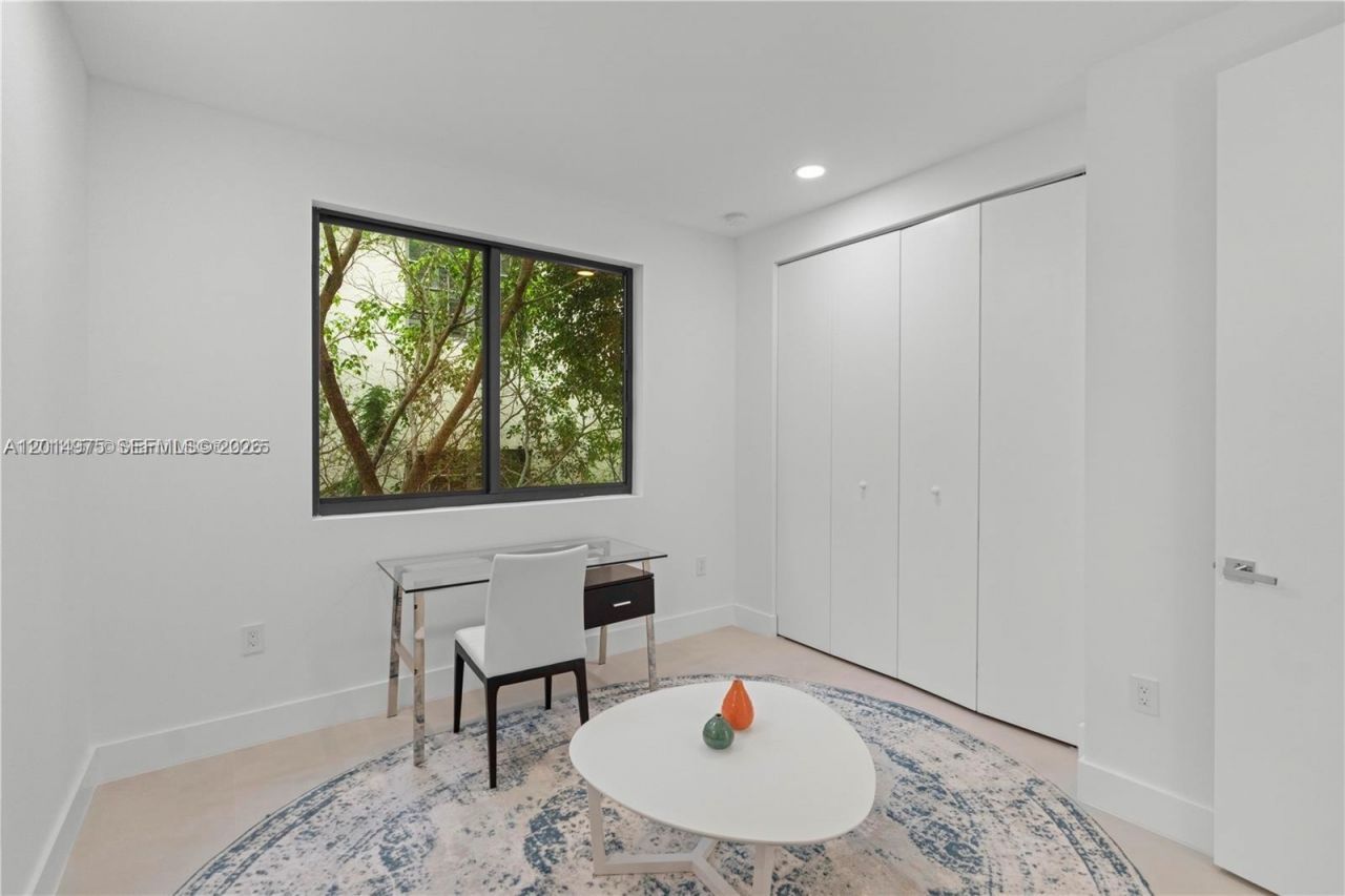 909 NE 16th Ave , Fort Lauderdale, FL 33304 Photo