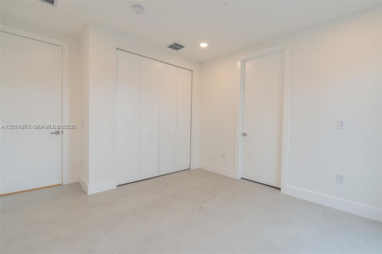 909 NE 16th Ave , Fort Lauderdale, FL 33304 Photo