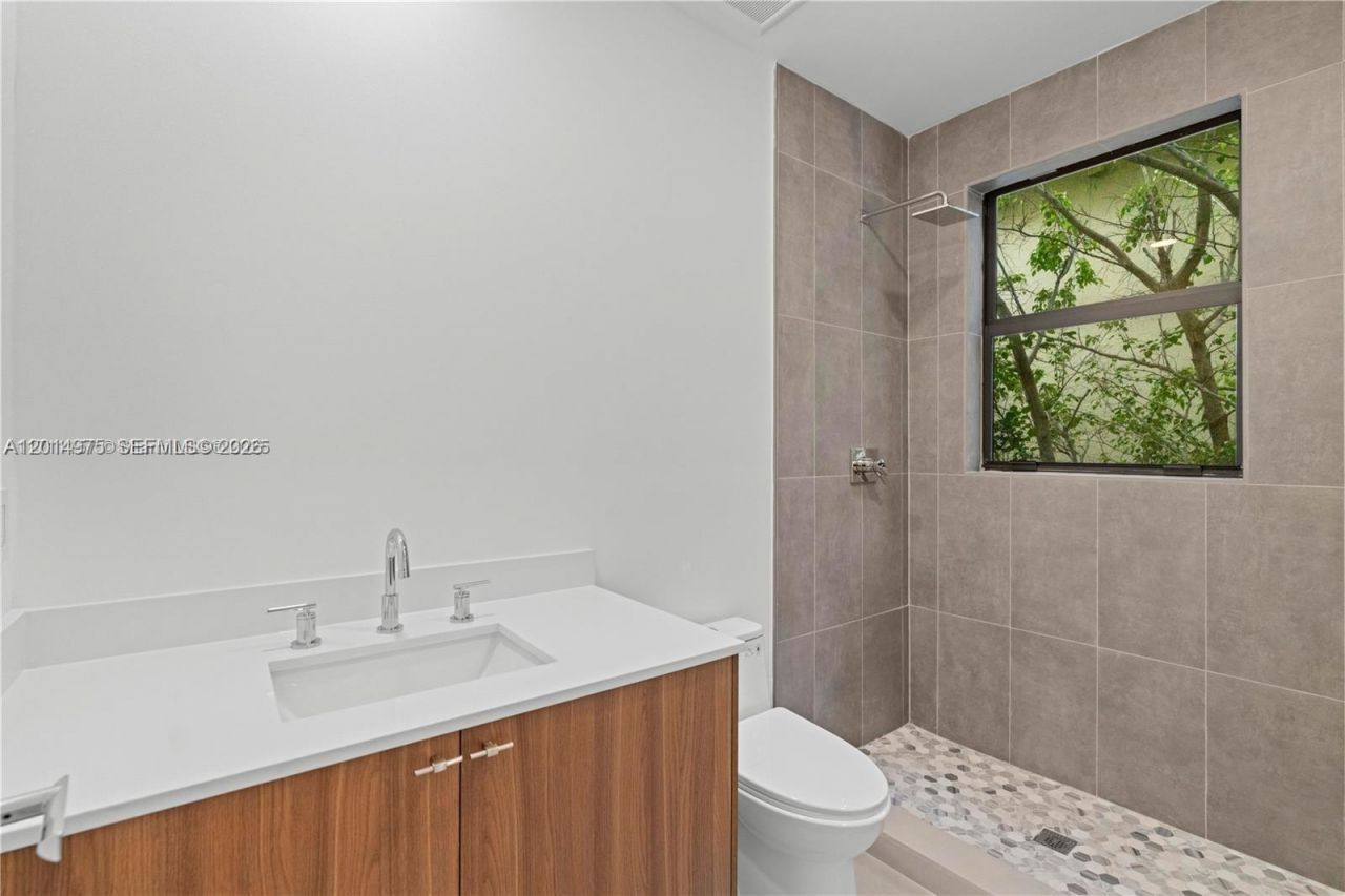 909 NE 16th Ave , Fort Lauderdale, FL 33304 Photo