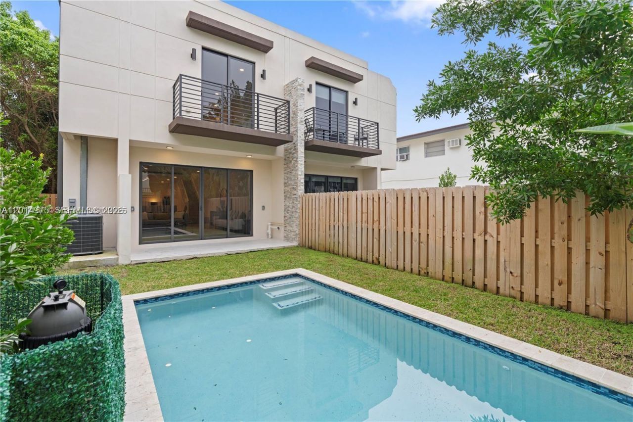 909 NE 16th Ave , Fort Lauderdale, FL 33304 Photo
