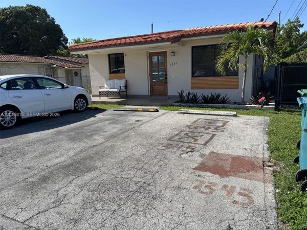 7343 SW 21st St , Miami, FL 33155