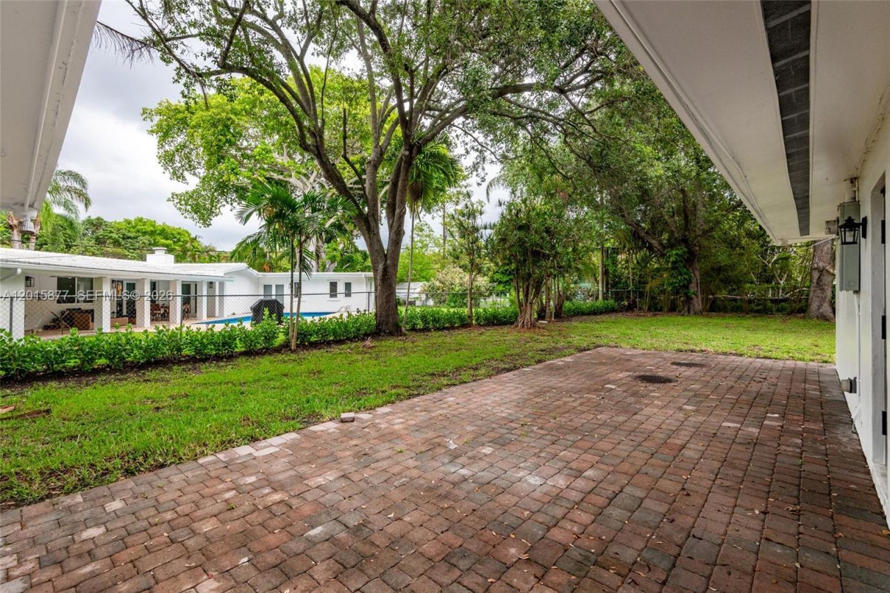 12725 SW 80th Ave, Pinecrest, FL 33156 Photo