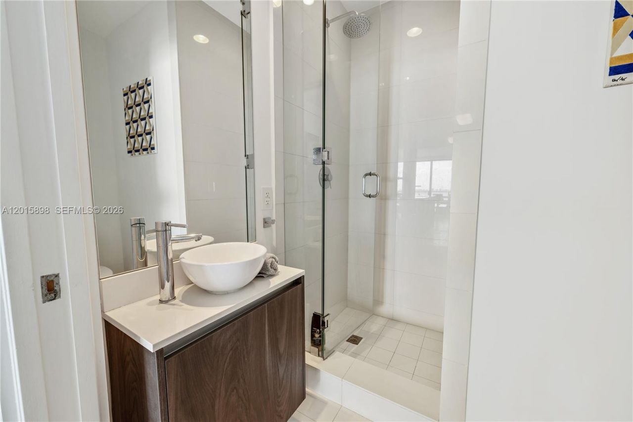 480 NE 31st St , Unit 1802, Miami, FL 33137 Photo