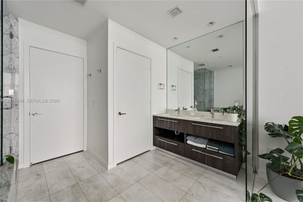 480 NE 31st St , Unit 1802, Miami, FL 33137 Photo