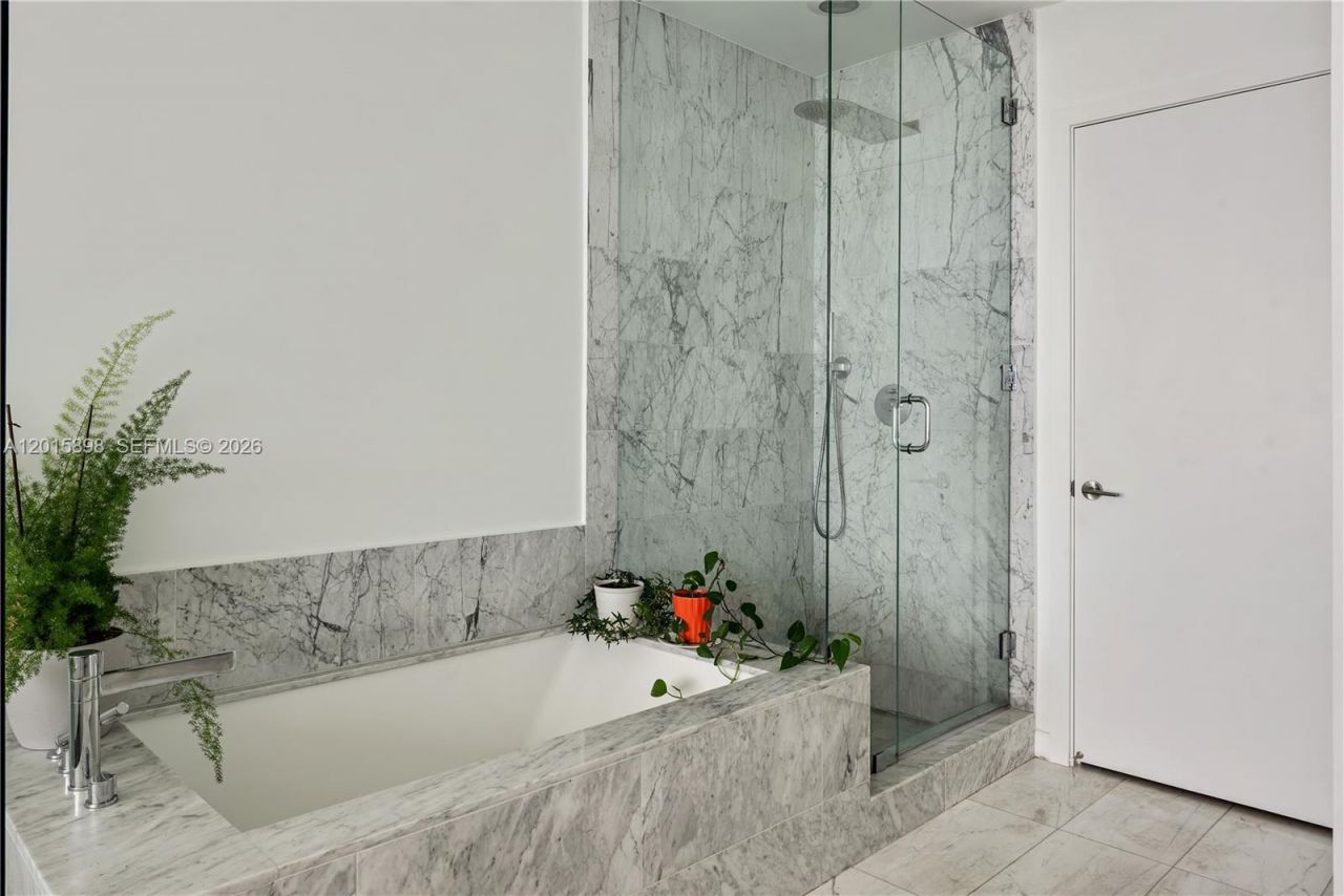 480 NE 31st St , Unit 1802, Miami, FL 33137 Photo