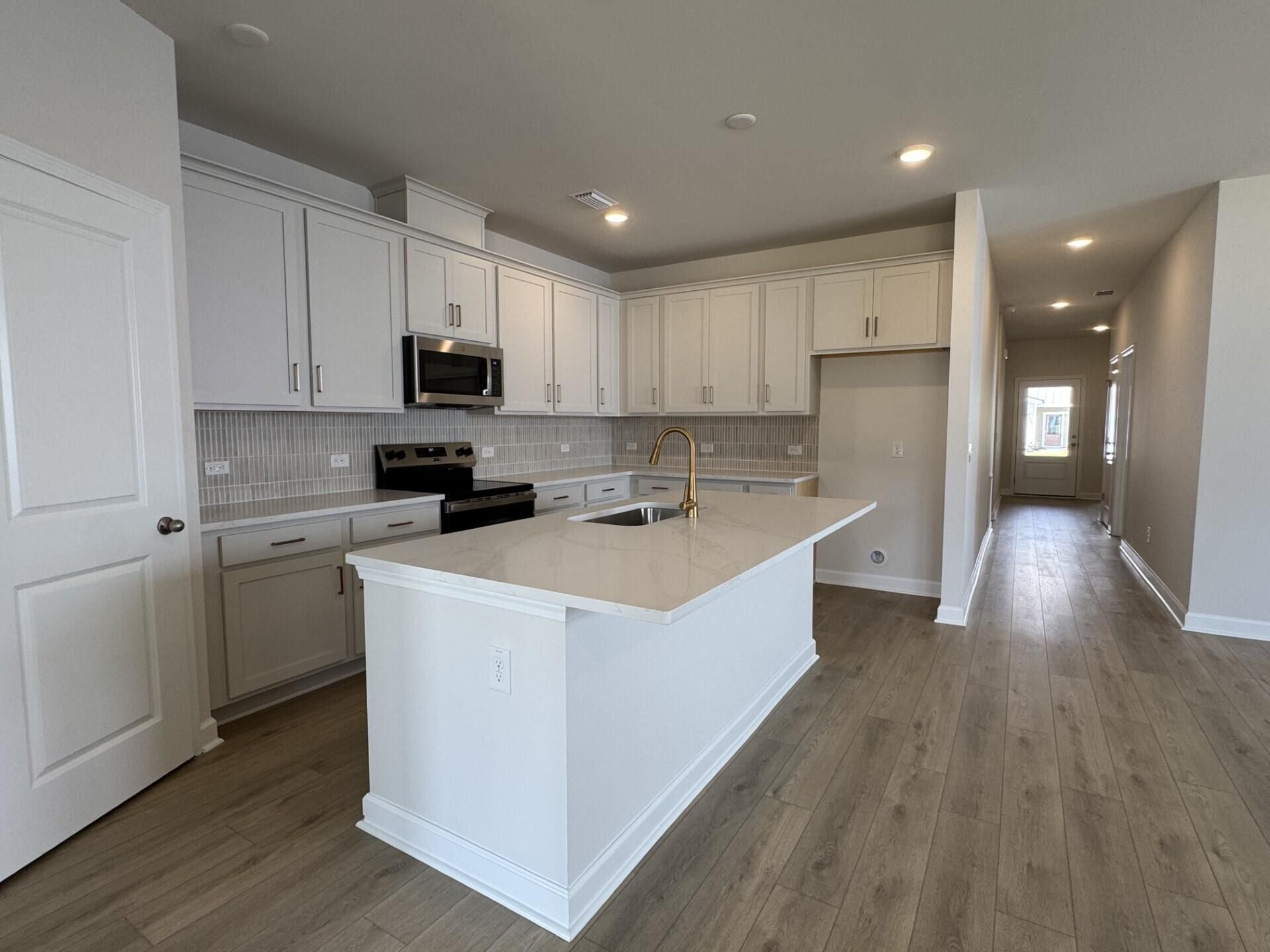 4008 Lemon Grass Lane Photo 10
