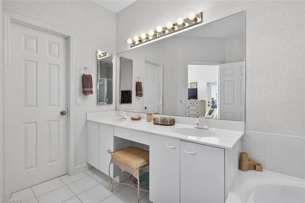 8540 Mystic Greens Way, Unit 305, Naples, FL 34113 Photo