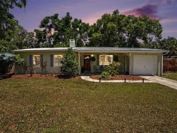 315 W 11TH AVENUE, MOUNT DORA, FL 32757