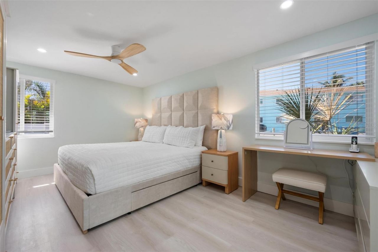 118 9th Street N, Bradenton Beach, FL 34217 Photo