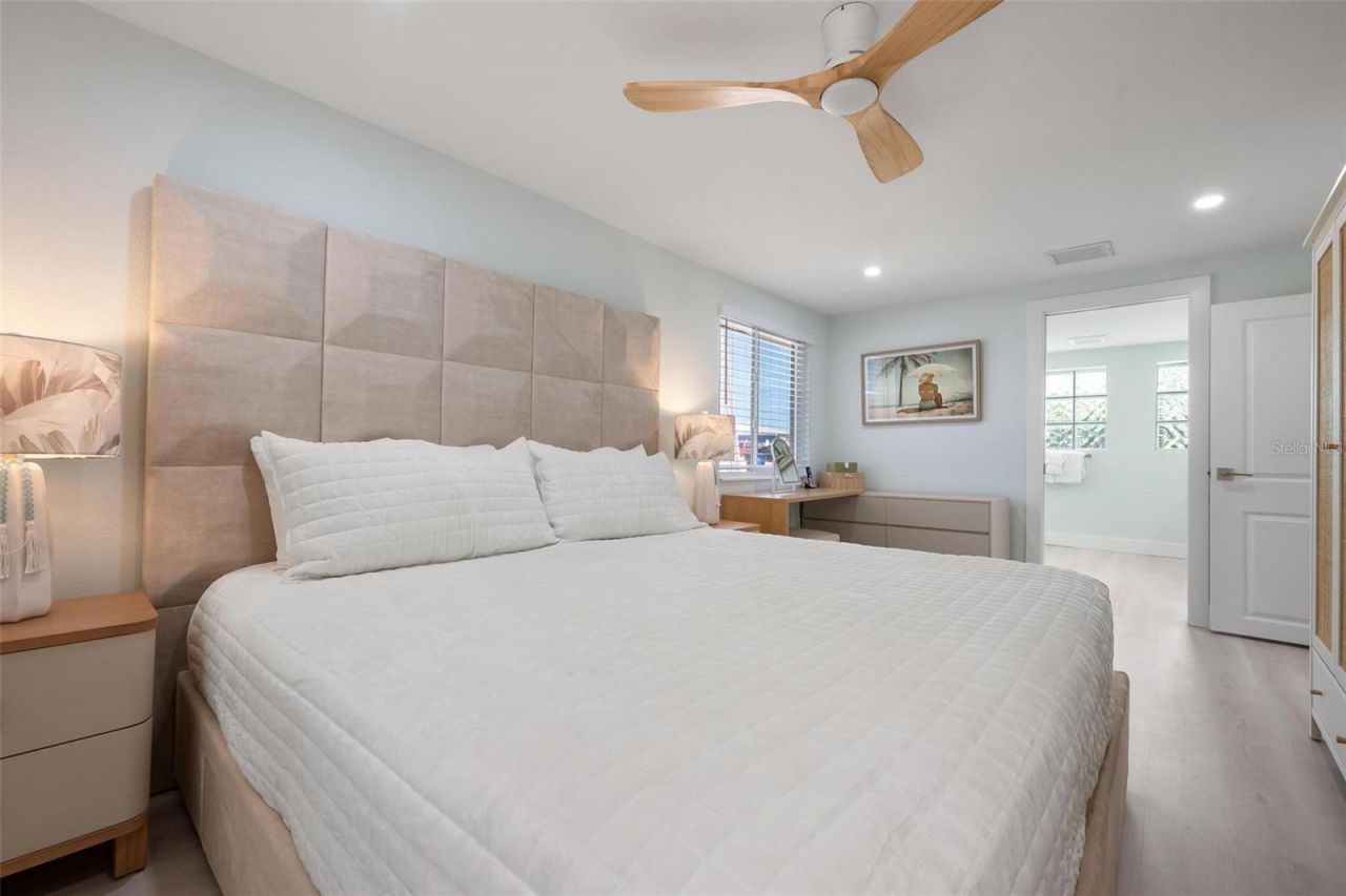 118 9th Street N, Bradenton Beach, FL 34217 Photo