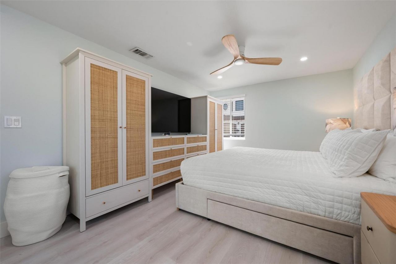 118 9th Street N, Bradenton Beach, FL 34217 Photo