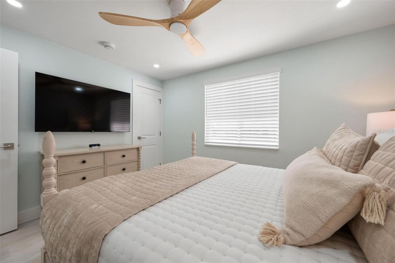 118 9th Street N, Bradenton Beach, FL 34217 Photo
