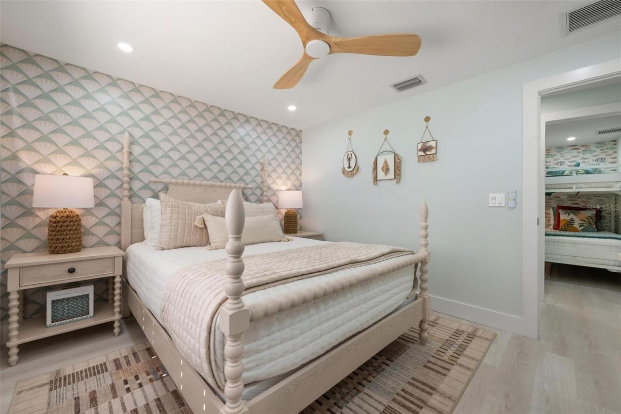 118 9th Street N, Bradenton Beach, FL 34217 Photo