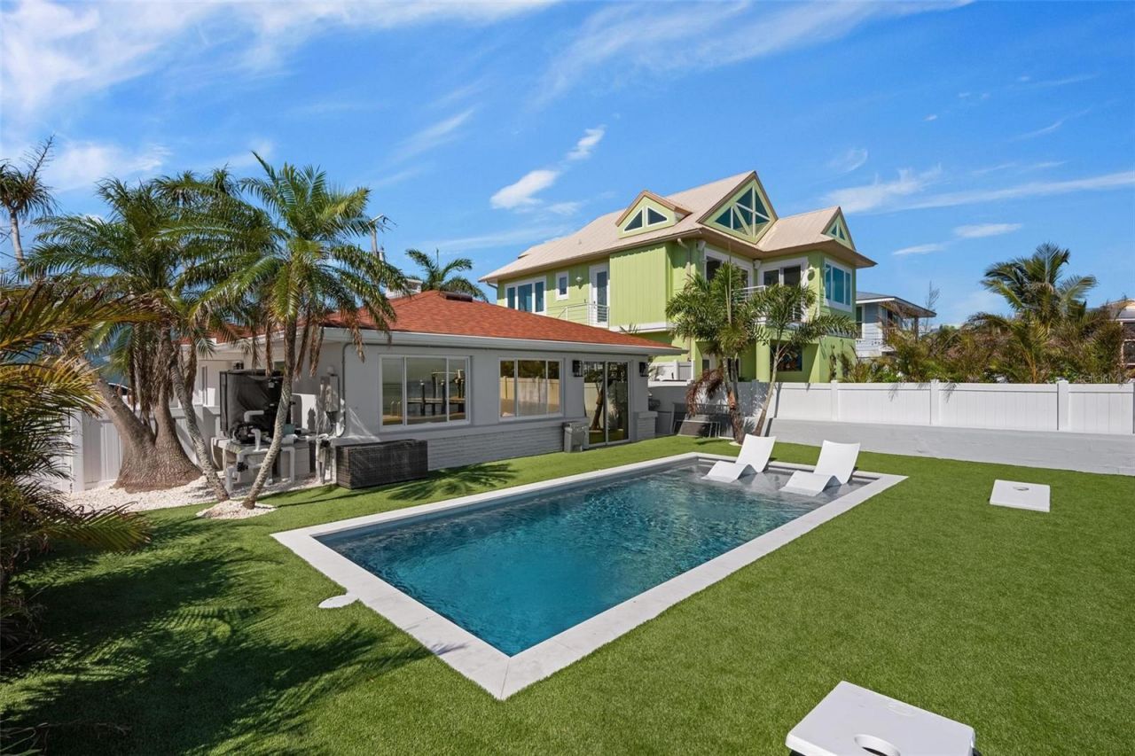 118 9th Street N, Bradenton Beach, FL 34217 Photo