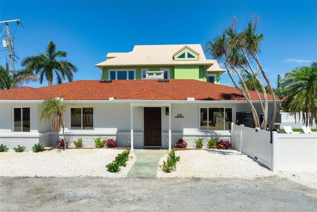 118 9th Street N, Bradenton Beach, FL 34217 Photo