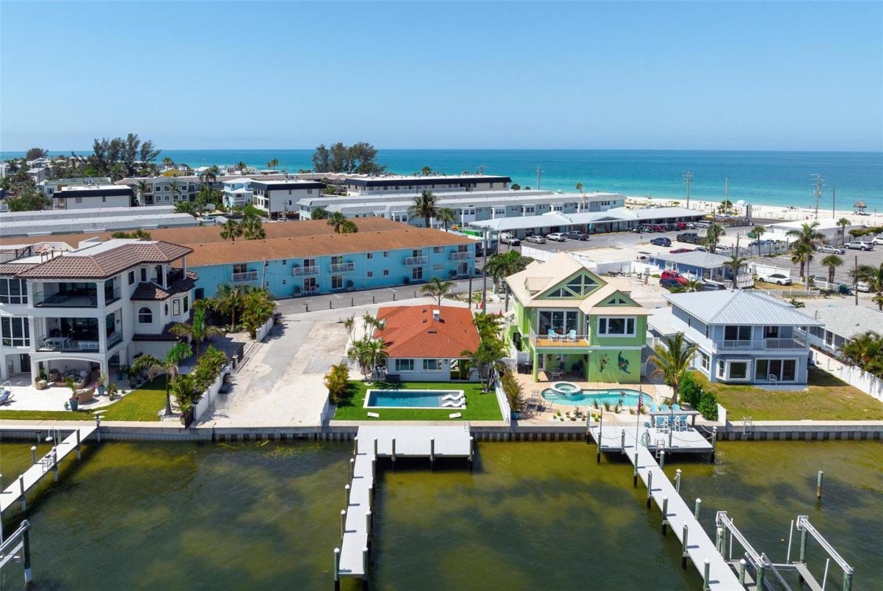 118 9th Street N, Bradenton Beach, FL 34217 Photo