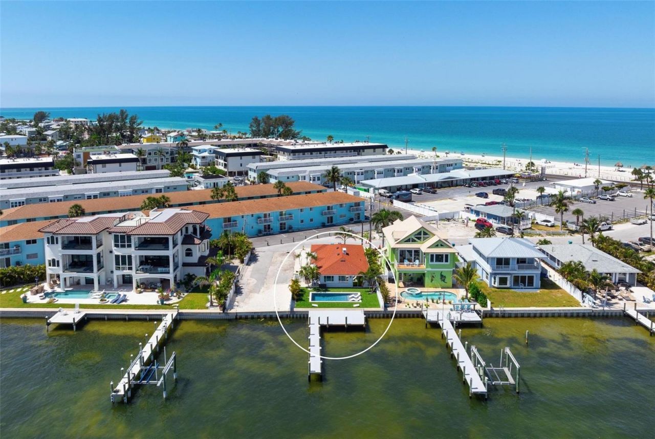 118 9th Street N, Bradenton Beach, FL 34217 Photo