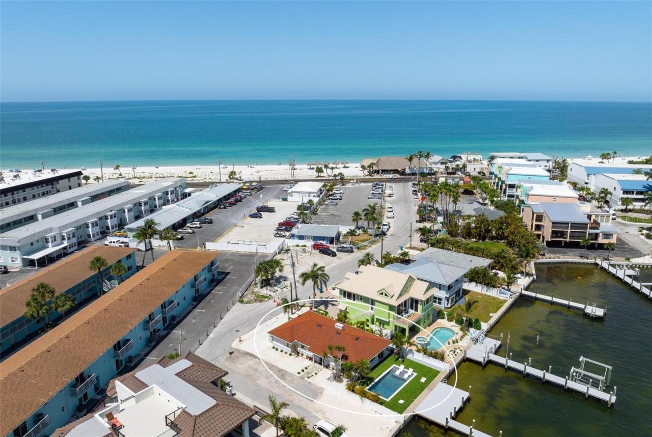 118 9th Street N, Bradenton Beach, FL 34217 Photo