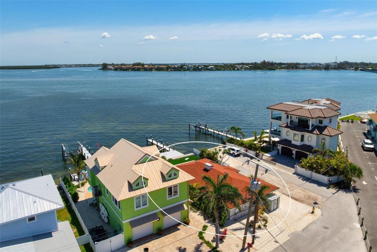118 9th Street N, Bradenton Beach, FL 34217 Photo