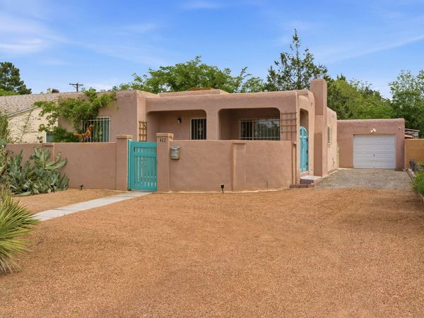 422 Carlisle Boulevard SE, Albuquerque, NM 87106