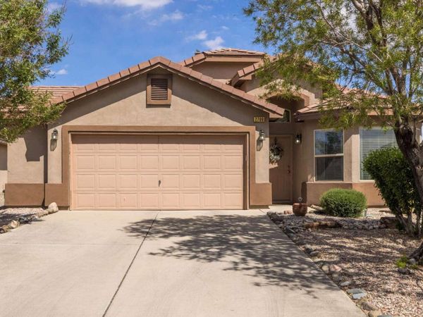 2700 Violeta Circle SE, Rio Rancho, NM 87124