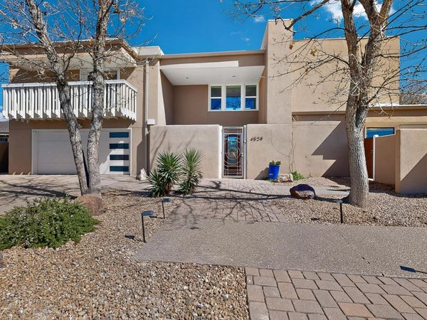 4529 Altura Place NE, Albuquerque, NM 87110