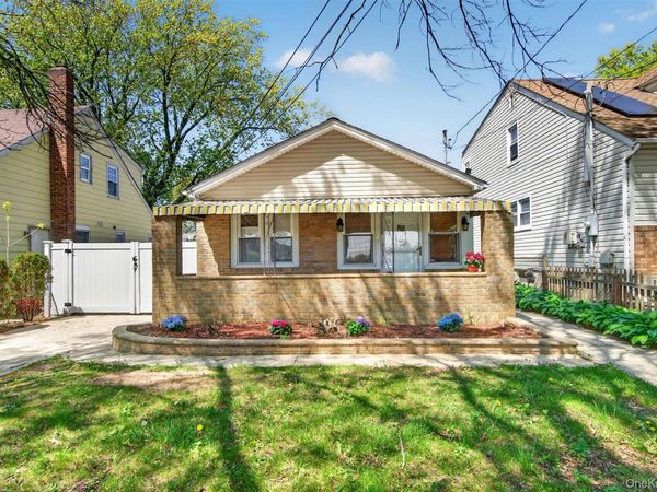 500 Pershing Boulevard , Rockville Centre, NY 11570