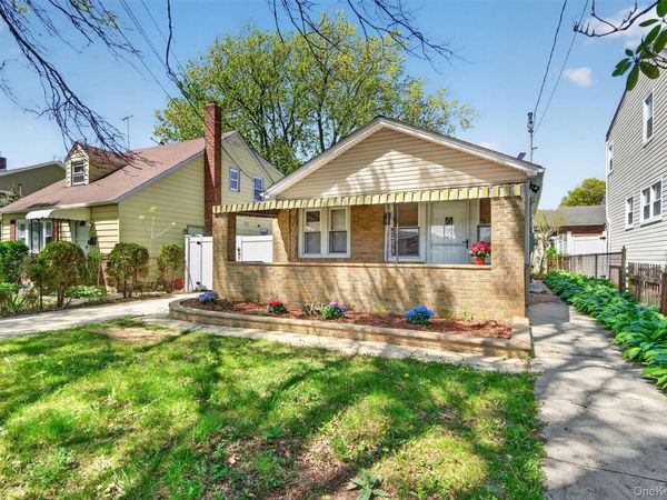 500 Pershing Boulevard , Rockville Centre, NY 11570