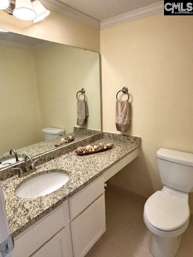 210 Carlyle Circle Photo 11