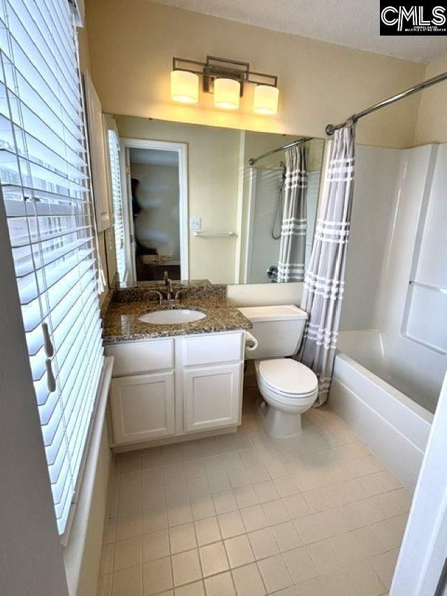 210 Carlyle Circle Photo 18