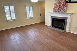 210 Carlyle Circle photo 4