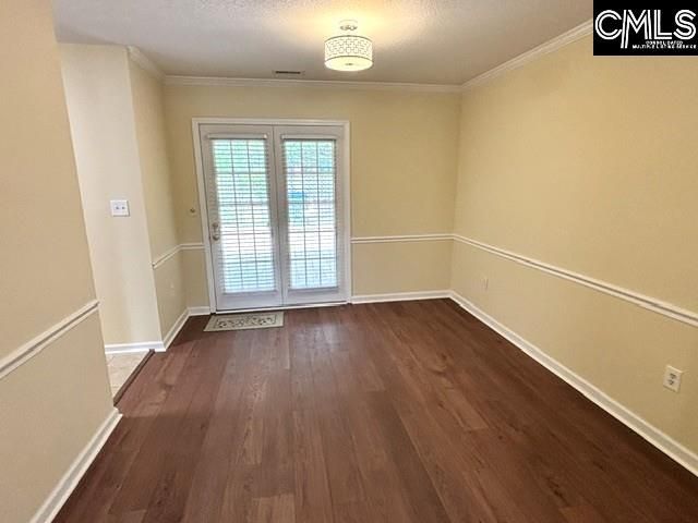 210 Carlyle Circle Photo 8
