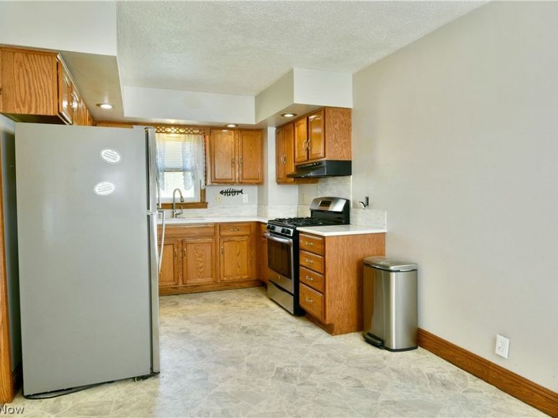 406 McDonald Avenue, Mc Donald, OH 44437 Photo 13