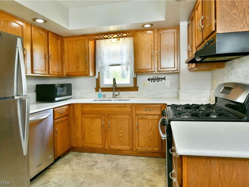 406 McDonald Avenue, Mc Donald, OH 44437 Photo 14