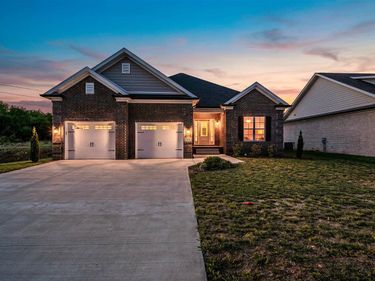 3202 Shadbush Way, Bowling Green, KY 42101