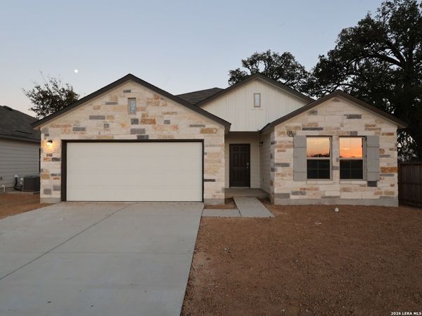 8768 Rucker Pond Trail, San Antonio, TX 78252