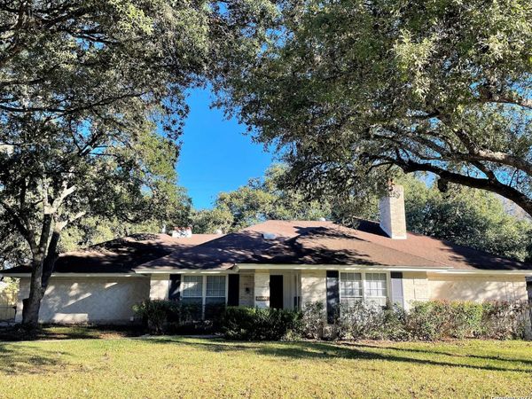 3723 Twisted Oaks Dr, San Antonio, TX 78217