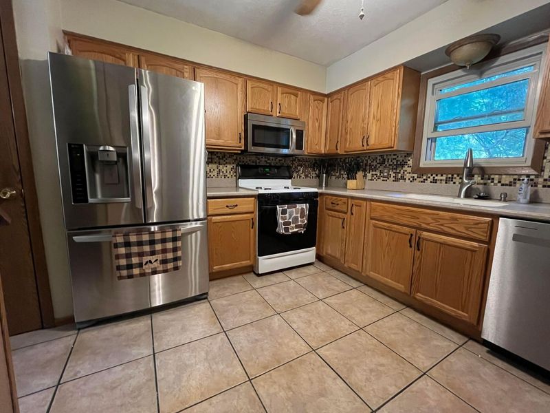 950 Ridenour Road , Gahanna, OH 43230 Photo 6