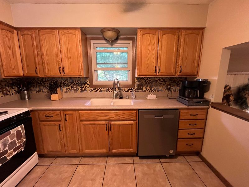 950 Ridenour Road , Gahanna, OH 43230 Photo 8
