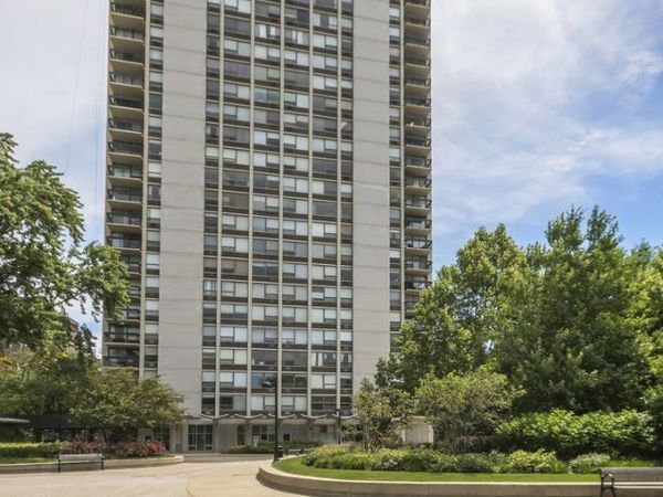 1355 N Sandburg Terrace , Unit 2306D, Chicago, IL 60610