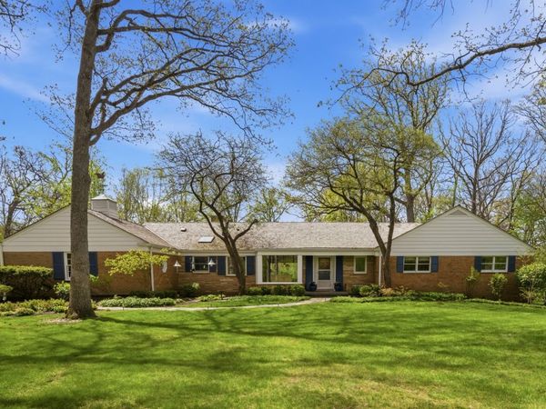 880 Hiawatha Lane , Riverwoods, IL 60015