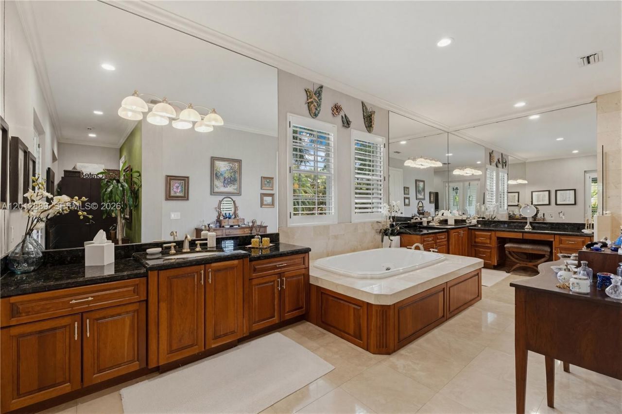 6801 SW 94th St , Pinecrest, FL 33156 Photo
