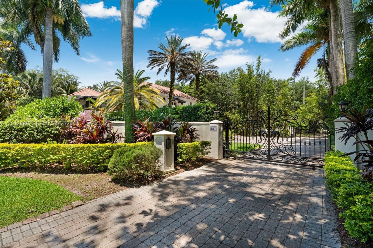 6801 SW 94th St , Pinecrest, FL 33156 Photo